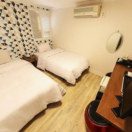 In Seoul Sinchon Goguma Hotel