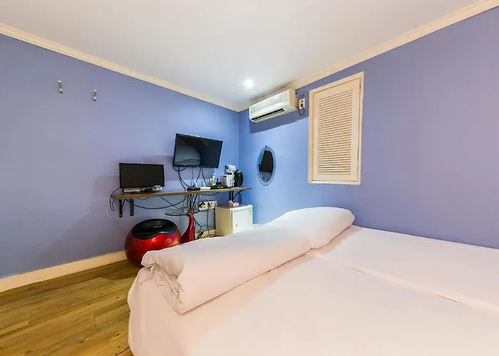 Motel In Sinchon Goguma Seoul
