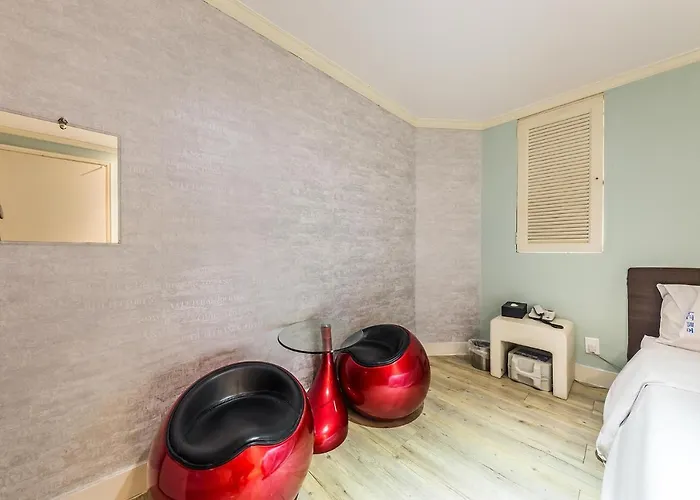 Motel In Sinchon Goguma Seoul